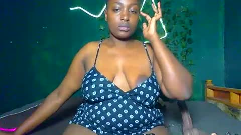 Snapshot of sollybunny chatting on 06/18/26, 02:01 Solly bunny online show from 06/18/26, 02:01
