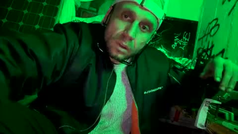 Snapshot of son_e_blacc chatting on 12/06/24, 09:32 Soni online show from 12/06/24, 09:32