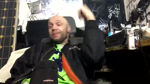 Snapshot of son_e_blacc chatting on 12/08/24, 02:28 Soni online show from 12/08/24, 02:28