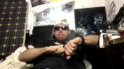 Snapshot of son_e_blacc chatting on 12/17/24, 03:50 Soni online show from 12/17/24, 03:50