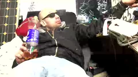 Snapshot of son_e_blacc chatting on 12/17/24, 10:01 Soni online show from 12/17/24, 10:01