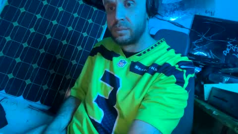 Snapshot of son_e_blacc chatting on 01/25/25, 04:56 Soni online show from 01/25/25, 04:56