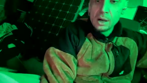 Snapshot of son_e_blacc chatting on 02/11/25, 02:57 Soni online show from 02/11/25, 02:57