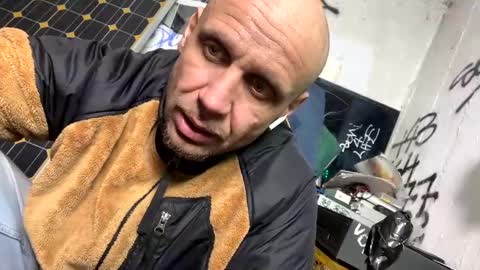 Snapshot of son_e_blacc chatting on 02/13/25, 04:17 Soni online show from 02/13/25, 04:17