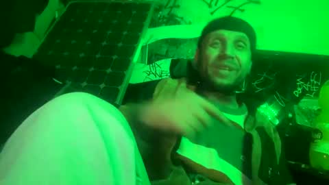 Snapshot of son_e_blacc chatting on 02/22/25, 03:47 Soni online show from 02/22/25, 03:47