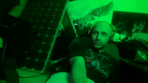 Snapshot of son_e_blacc chatting on 02/23/25, 08:39 Soni online show from 02/23/25, 08:39