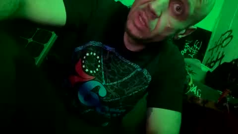 Snapshot of son_e_blacc chatting on 02/24/25, 08:27 Soni online show from 02/24/25, 08:27