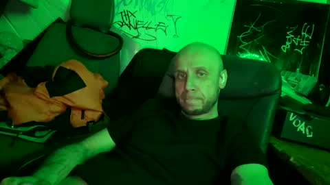 Snapshot of son_e_blacc chatting on 03/08/25, 01:06 Soni online show from 03/08/25, 01:06