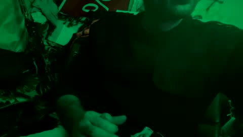 Snapshot of son_e_blacc chatting on 10/15/25, 02:33 Soni online show from 10/15/25, 02:33