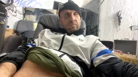 Snapshot of son_e_blacc chatting on 10/31/25, 03:07 Soni online show from 10/31/25, 03:07