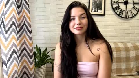 Kira online show from 11/11/25, 07:52