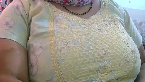 Snapshot of soni88888 chatting on 12/05/24, 04:53 soni88888 online show from 12/05/24, 04:53