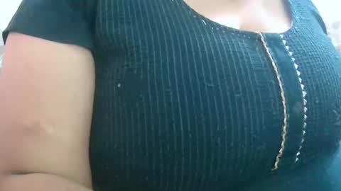 Snapshot of soni88888 chatting on 12/30/24, 05:04 soni88888 online show from 12/30/24, 05:04