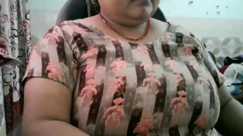 Snapshot of soni88888 chatting on 05/18/26, 04:18 soni88888 online show from 05/18/26, 04:18