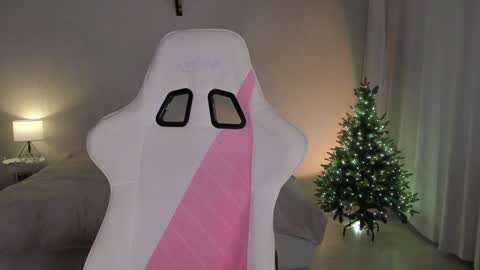 sonia_moon_ online show from 12/13/24, 06:21
