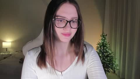 sonia_moon_ online show from 12/21/24, 02:41