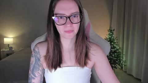 sonia_moon_ online show from 12/23/24, 01:08