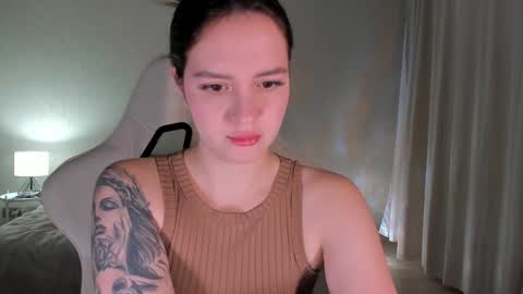 sonia_moon_ online show from 01/14/25, 01:26