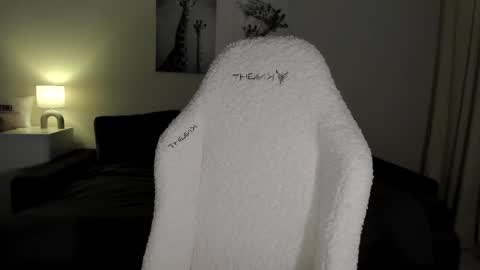 sonia_moon_ online show from 03/12/25, 02:30
