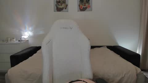 Snapshot of sonia_moon_ chatting on 10/02/25, 02:29 sonia_moon_ online show from 10/02/25, 02:29