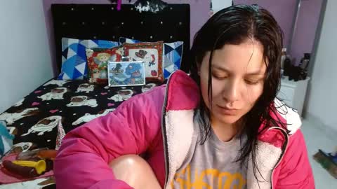 sonialatin69 online show from 12/17/24, 06:45