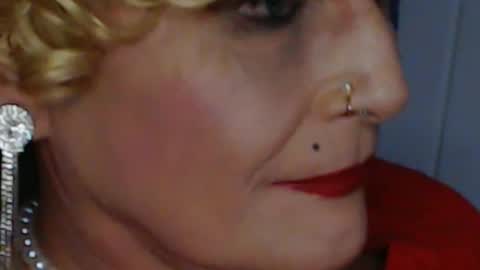 Snapshot of sonjairene chatting on 01/12/25, 06:59 sonjairene online show from 01/12/25, 06:59