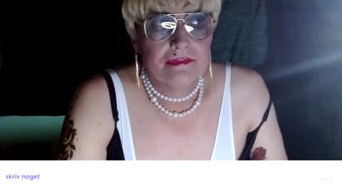 Snapshot of sonjairene chatting on 06/07/26, 11:47 sonjairene online show from 06/07/26, 11:47