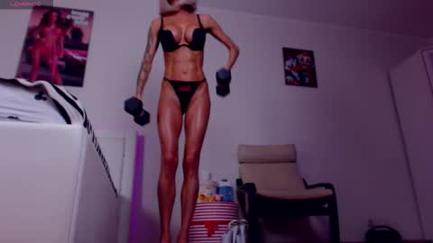 Snapshot of sonjanextray chatting on 11/02/25, 09:55 Sonja Ray online show from 11/02/25, 09:55