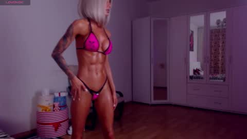 Snapshot of sonjanextray chatting on 11/14/25, 09:19 Sonja Ray online show from 11/14/25, 09:19