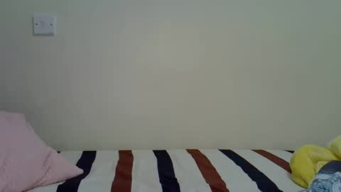 Snapshot of sonnia02 chatting on 10/16/25, 04:02 sonnia02 online show from 10/16/25, 04:02