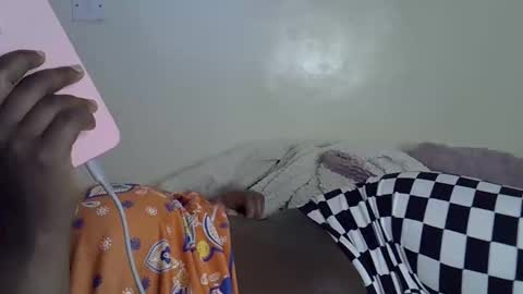 Snapshot of sonnia02 chatting on 11/21/25, 08:57 sonnia02 online show from 11/21/25, 08:57