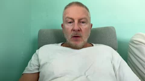 Snapshot of sonnydonut chatting on 12/22/24, 07:10 Max Banana online show from 12/22/24, 07:10