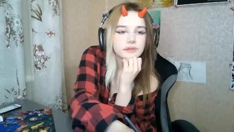 Snapshot of sonwosick chatting on 04/18/26, 07:58 Mila online show from 04/18/26, 07:58