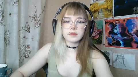 Snapshot of sonwosick chatting on 05/27/26, 04:15 Mila online show from 05/27/26, 04:15