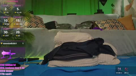 Snapshot of sonya_keller chatting on 09/13/25, 07:02 Sonya    online show from 09/13/25, 07:02