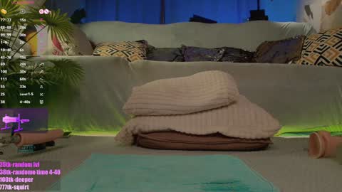 Snapshot of sonya_keller chatting on 10/25/25, 04:02 Sonya    online show from 10/25/25, 04:02