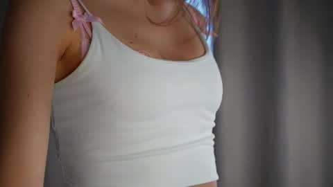 Snapshot of sonyaericsson chatting on 10/31/25, 09:54 Eva 3 online show from 10/31/25, 09:54