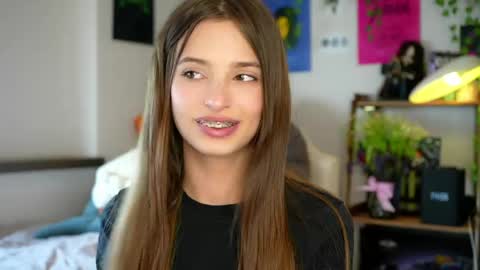 Snapshot of sonyaericsson chatting on 05/21/26, 11:06 Eva 3 online show from 05/21/26, 11:06