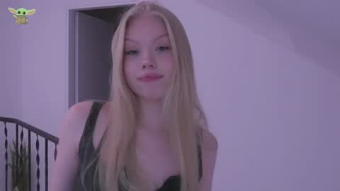 Snapshot of sonyaplush chatting on 12/24/24, 08:16 Sonya Instagram Twitter sonyaplushgirl OnlyFans sonyaplush online show from 12/24/24, 08:16