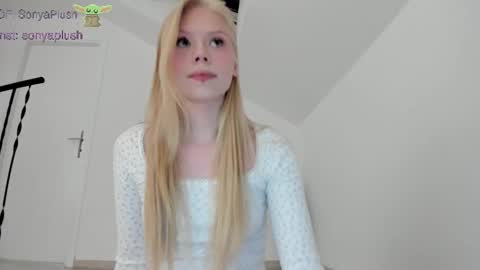 Snapshot of sonyaplush chatting on 02/20/25, 06:46 Sonya Instagram Twitter sonyaplushgirl OnlyFans sonyaplush online show from 02/20/25, 06:46