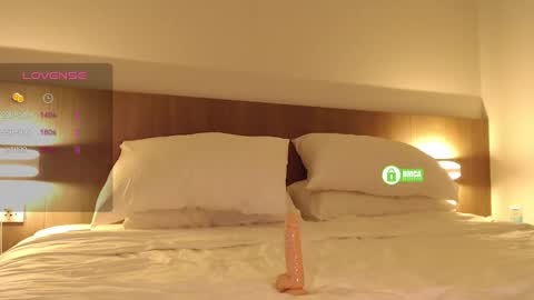 Snapshot of sonyavlad chatting on 10/23/25, 09:41 sonyavlad online show from 10/23/25, 09:41