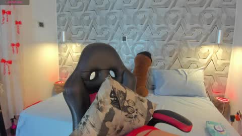 sophie online show from 05/28/26, 09:34