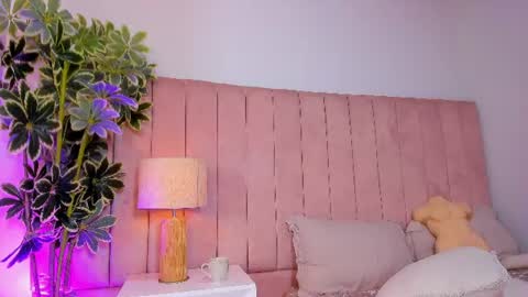 Snapshot of sophi_cooper29 chatting on 06/11/26, 12:32 sophi_cooper29 online show from 06/11/26, 12:32