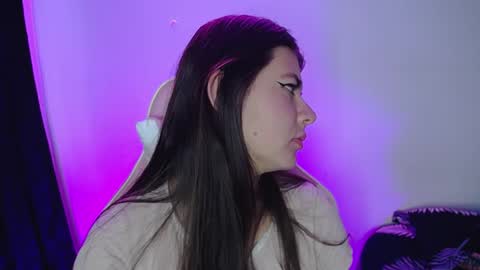 Snapshot of sophi_oo chatting on 11/08/25, 06:40 sophi_oo online show from 11/08/25, 06:40