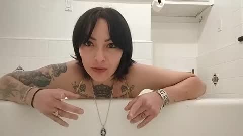 Snapshot of sophia1lux chatting on 10/12/25, 01:59 sophia1lux online show from 10/12/25, 01:59