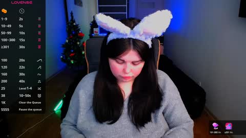 sophia__olsen online show from 12/17/24, 09:39