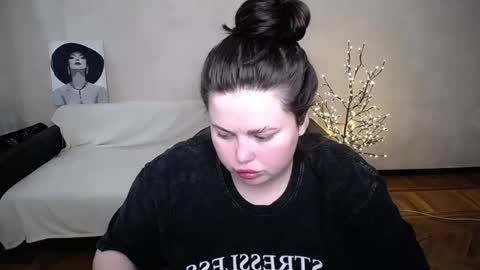 sophia__olsen online show from 05/20/26, 07:47