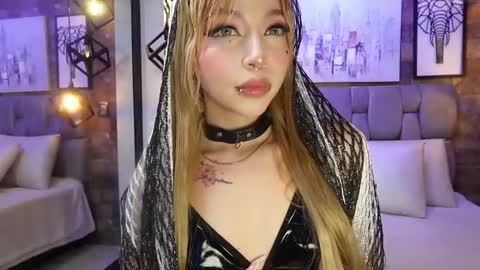 Snapshot of sophia_bellucci chatting on 12/04/25, 12:25 Sophia online show from 12/04/25, 12:25