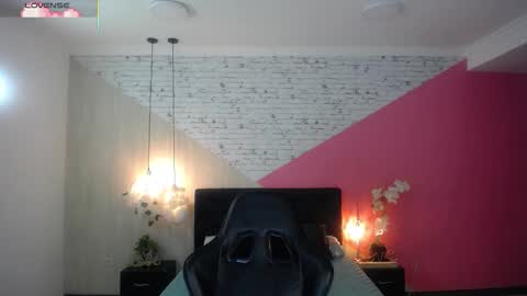 sophia_brunette21 online show from 10/14/25, 11:33