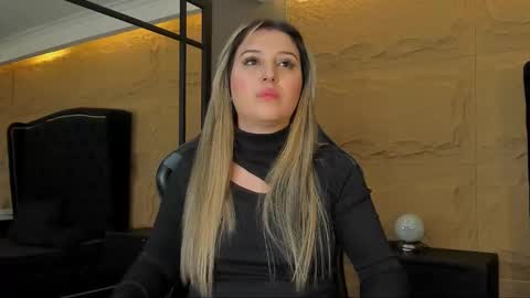 Sophia online show from 10/05/25, 04:16